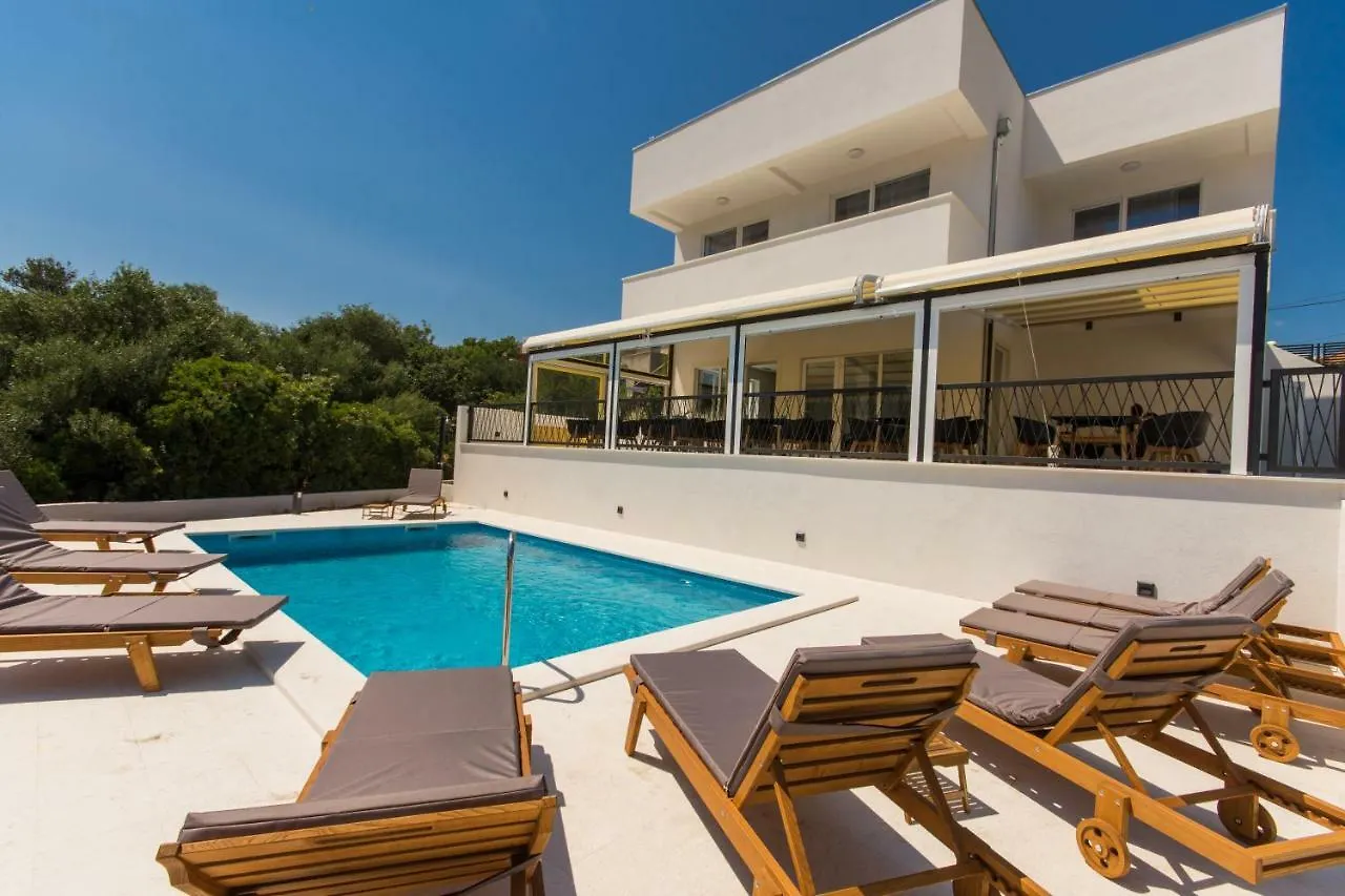 Luxury Villa Magico Slatine
